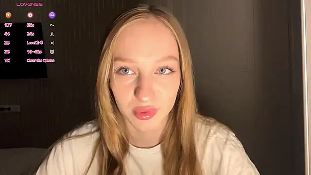 Anika Socutehe online show from April 26, 8:50 pm