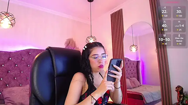 Amara Davis1 online show from April 24, 4:48 am