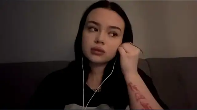 PerfectLila online show from March 4, 4:19 am