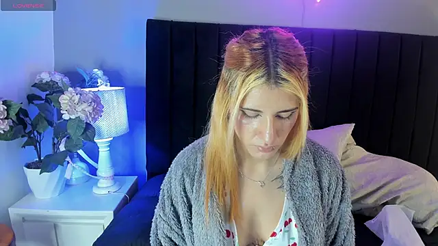 scarlett leex  online show from April 16, 3:51 am