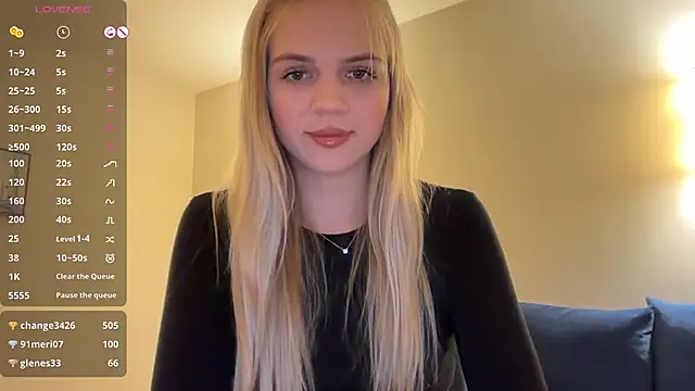 AlexaDeviliciouss online show from March 4, 9:10 pm