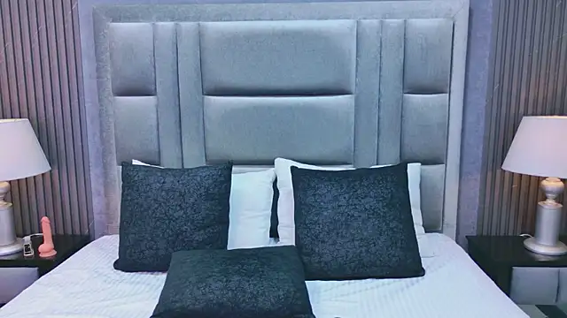 CherryAndDax online show from April 22, 1:19 pm