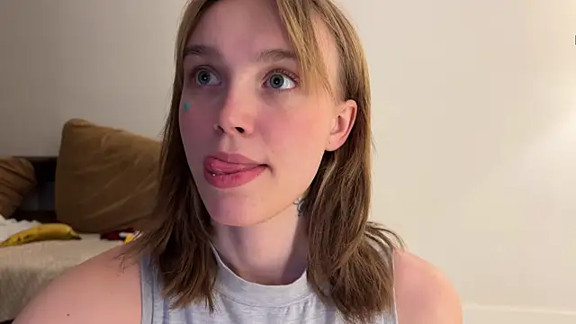 Lolatatee online show from April 25, 10:29 pm