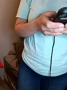 eleanorrox915 online show from April 23, 12:29 pm