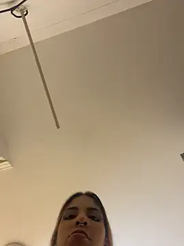 VioletaHills  online show from June 9, 1:32 pm