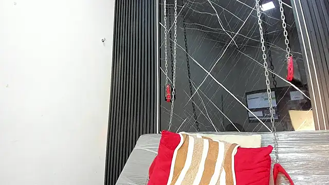 Megan Duskk online show from April 18, 7:58 pm