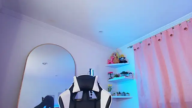 Evan Rose online show from April 22, 2:52 am