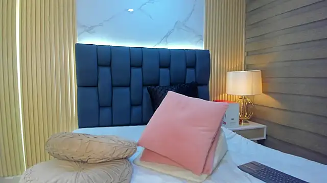 AmaraTexas online show from April 22, 3:36 am