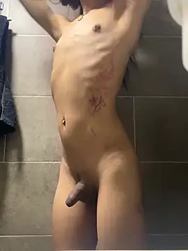 mxli divine  online show from April 26, 6:16 pm