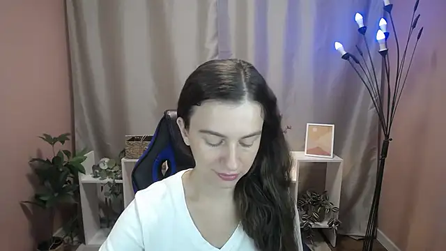 MistyBree online show from July 25, 8:21 am