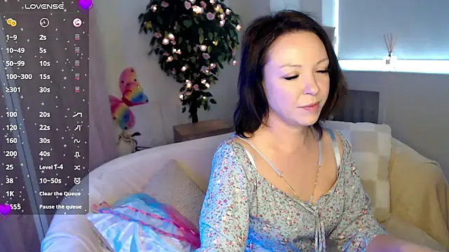 Melody Avluv online show from April 28, 8:18 am