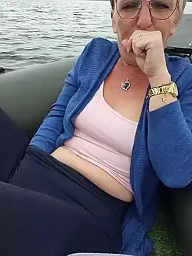 lescoquinsdu40 online show from April 26, 11:52 am