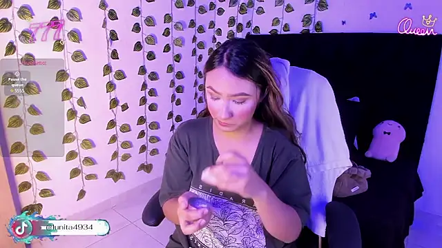 charlotte keyss online show from March 8, 4:27 am