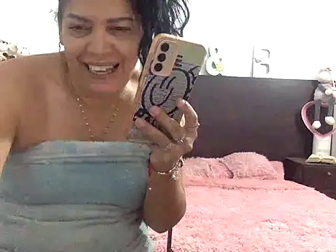 mommy-Milf online show from March 4, 9:54 pm