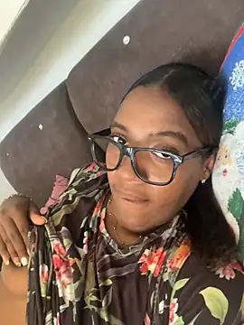 Emi rousse online show from April 6, 1:01 pm