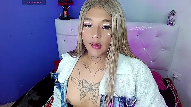 isadoraqueeen online show from March 4, 7:26 am