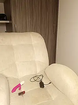 LavaGirl07 online show from March 3, 2:06 am