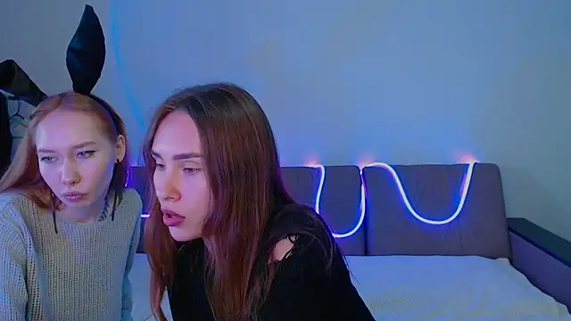 yourameliaa online show from April 23, 12:29 pm