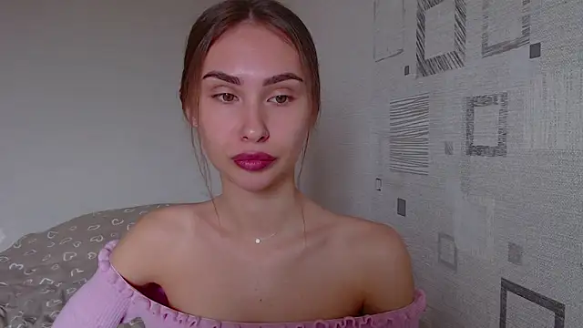 yourameliaa online show from April 28, 8:07 am