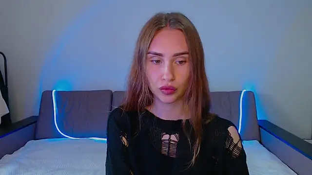 yourameliaa online show from April 21, 12:12 pm