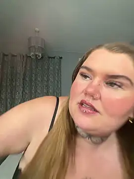 BeeMay22 online show from June 1, 10:54 pm