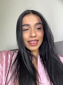 Bella Smithe online show from April 25, 3:31 pm