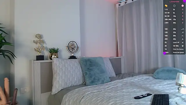 MinaGlow online show from April 24, 1:41 am