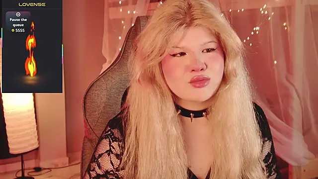 LilithNlsn online show from April 22, 2:52 am