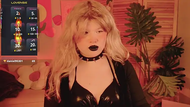 LilithNlsn online show from April 23, 3:03 am