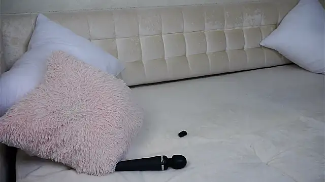 DevoraWitt online show from April 3, 1:42 pm