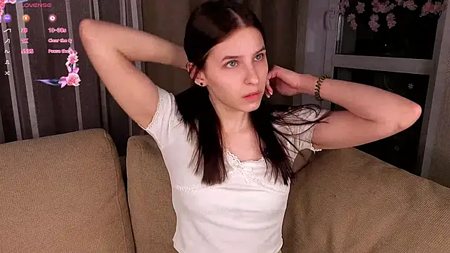 KerstinMaynor online show from April 27, 1:52 pm