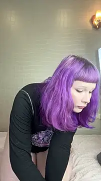 AlexaGudz online show from March 8, 5:39 pm