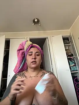 javieritr4 online show from March 13, 4:08 pm