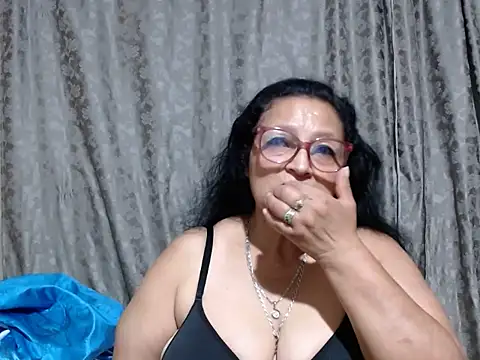  BellaNocturna online show from April 22, 12:40 am