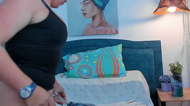 KiaraXMilf online show from March 5, 8:26 pm