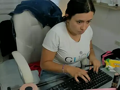 Valery bonnet online show from March 7, 1:18 pm