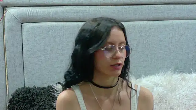 Naomimolie online show from April 23, 12:12 pm