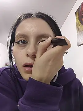 Naomimolie online show from March 25, 11:35 am