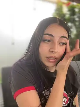 Morgana Pink online show from April 8, 5:15 pm