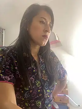 ela  ef online show from March 6, 10:27 pm