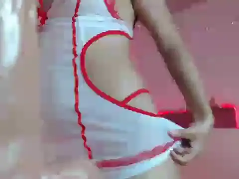 Naomi Scott1 online show from March 6, 1:50 pm