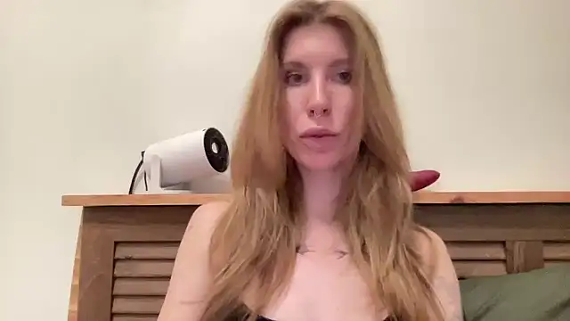 LunaLila7 online show from March 18, 5:40 pm