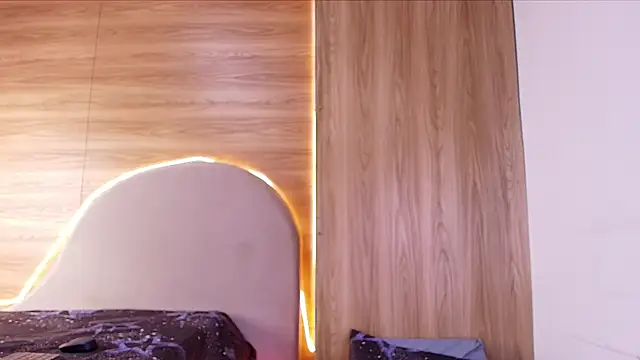 kiara lp online show from April 28, 3:00 am