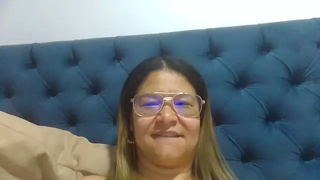 Jiwon Han online show from April 21, 1:42 am