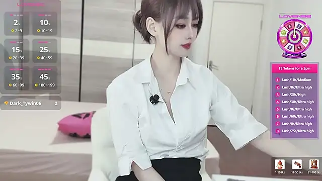 Eugenie1616 online show from April 21, 7:04 am