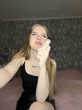 KayShaw online show from April 24, 6:05 am