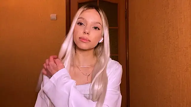 YawingSanguine online show from March 7, 6:09 am