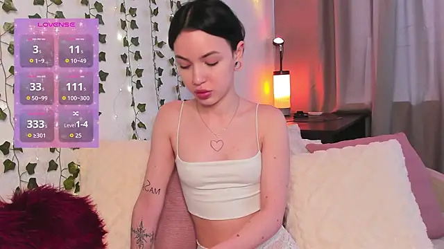 ILYMellow online show from March 11, 9:02 am