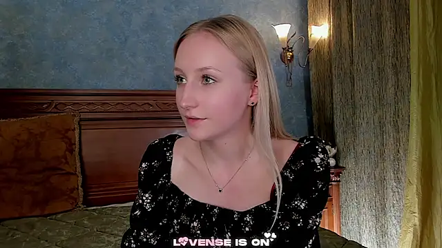 CatarinaGulla online show from April 20, 6:55 pm