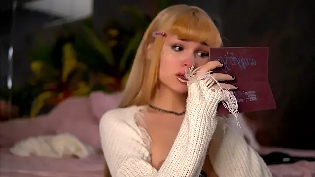 BrattyScarlet online show from March 24, 6:52 am